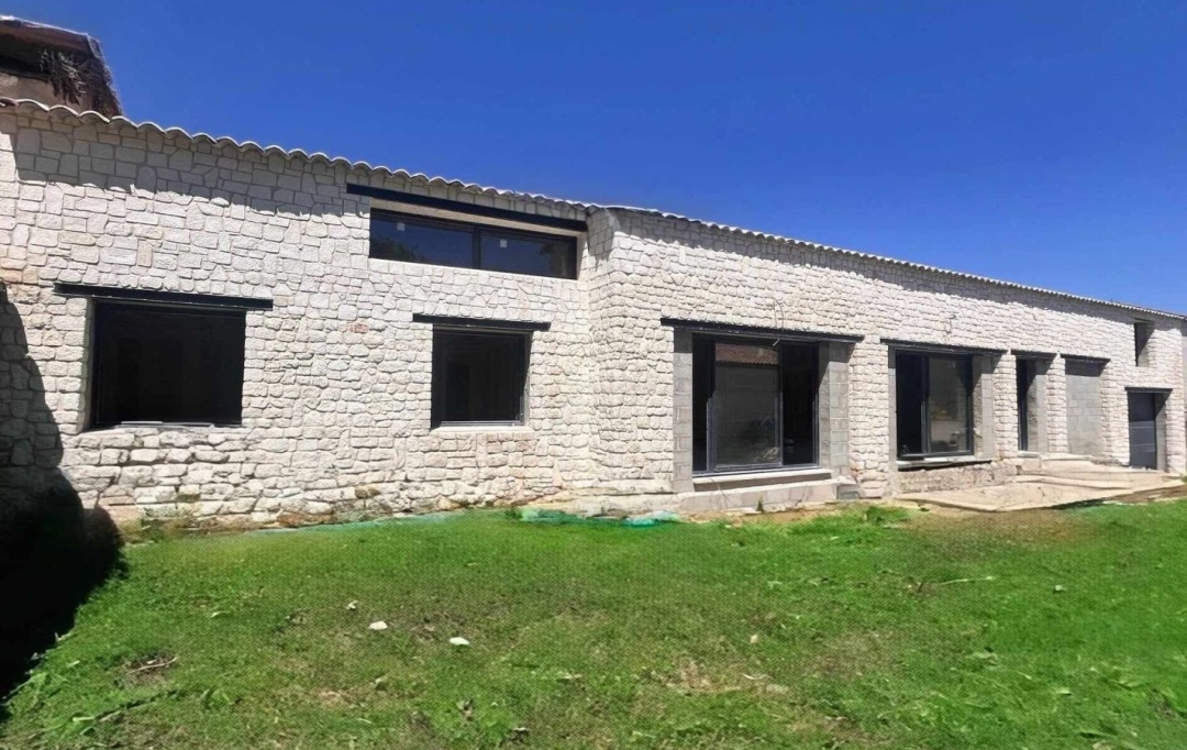 Midimas Immo : House | LAUDUN-L'ARDOISE (30290) | 253 m2 | 308 850 € 